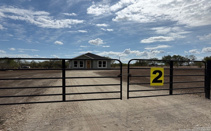 1416 Corgey Rd., Pleasanton, TX 78064, 3 Bedrooms Bedrooms, ,2 BathroomsBathrooms,Residential,For Sale,1416 Corgey Rd.,0,1911381