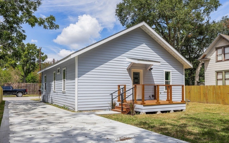 504 North Lake Avenue, Eagle Lake, TX 77434, 3 Bedrooms Bedrooms, ,2 BathroomsBathrooms,Residential,For Sale,504 North Lake Avenue,0,153416