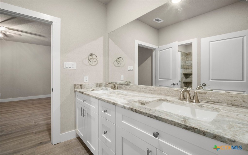 5338 Howard Street, San Antonio, TX 78212, 4 Bedrooms Bedrooms, ,3 BathroomsBathrooms,Residential,For Sale,5338 Howard Street,0,593911