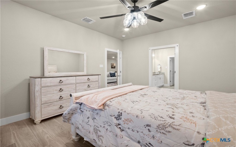5338 Howard Street, San Antonio, TX 78212, 4 Bedrooms Bedrooms, ,3 BathroomsBathrooms,Residential,For Sale,5338 Howard Street,0,593911