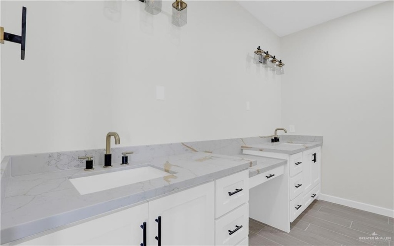 1047 Nina Avenue, Alamo, TX 78516, 3 Bedrooms Bedrooms, ,2 BathroomsBathrooms,Residential,For Sale,1047 Nina Avenue,0,481828