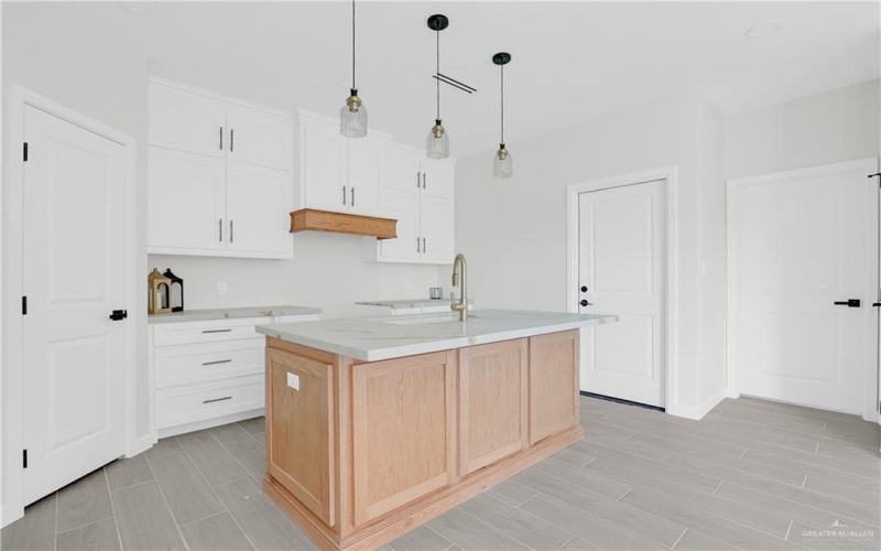 1047 Nina Avenue, Alamo, TX 78516, 3 Bedrooms Bedrooms, ,2 BathroomsBathrooms,Residential,For Sale,1047 Nina Avenue,0,481828