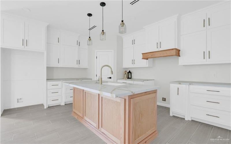 1047 Nina Avenue, Alamo, TX 78516, 3 Bedrooms Bedrooms, ,2 BathroomsBathrooms,Residential,For Sale,1047 Nina Avenue,0,481828