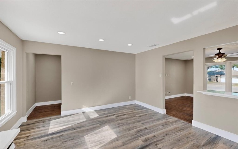 1708 Ridgeview Street, Mesquite, TX 75149, 4 Bedrooms Bedrooms, ,2 BathroomsBathrooms,Residential,For Sale,1708 Ridgeview Street,0,21070485