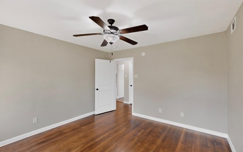 1708 Ridgeview Street, Mesquite, TX 75149, 4 Bedrooms Bedrooms, ,2 BathroomsBathrooms,Residential,For Sale,1708 Ridgeview Street,0,21070485