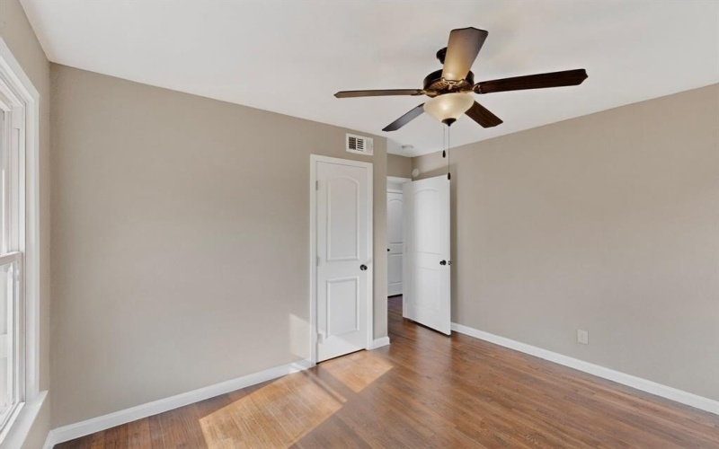 1708 Ridgeview Street, Mesquite, TX 75149, 4 Bedrooms Bedrooms, ,2 BathroomsBathrooms,Residential,For Sale,1708 Ridgeview Street,0,21070485