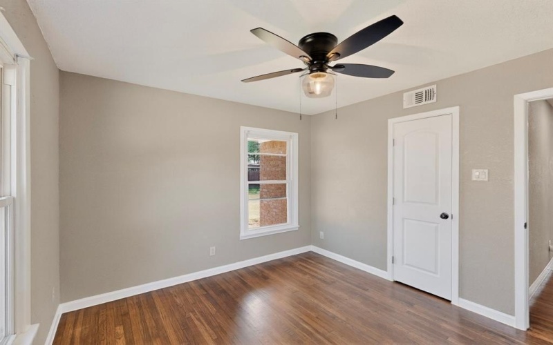 1708 Ridgeview Street, Mesquite, TX 75149, 4 Bedrooms Bedrooms, ,2 BathroomsBathrooms,Residential,For Sale,1708 Ridgeview Street,0,21070485