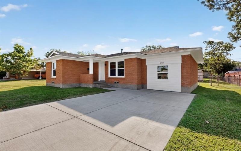 1708 Ridgeview Street, Mesquite, TX 75149, 4 Bedrooms Bedrooms, ,2 BathroomsBathrooms,Residential,For Sale,1708 Ridgeview Street,0,21070485