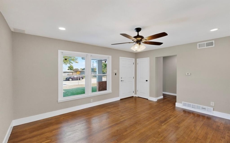 1708 Ridgeview Street, Mesquite, TX 75149, 4 Bedrooms Bedrooms, ,2 BathroomsBathrooms,Residential,For Sale,1708 Ridgeview Street,0,21070485
