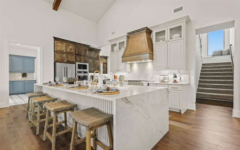 324 Chapel View Court, Heath, TX 75032, 5 Bedrooms Bedrooms, ,5 BathroomsBathrooms,Residential,For Sale,324 Chapel View Court,0,21070799