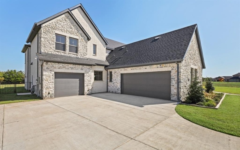 324 Chapel View Court, Heath, TX 75032, 5 Bedrooms Bedrooms, ,5 BathroomsBathrooms,Residential,For Sale,324 Chapel View Court,0,21070799