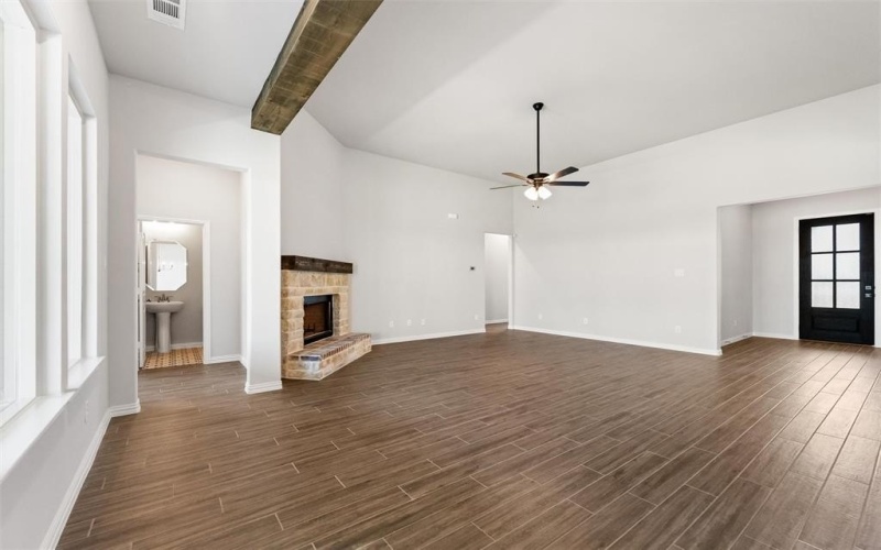 120 Big Bend Trail, Valley View, TX 76272, 4 Bedrooms Bedrooms, ,2 BathroomsBathrooms,Residential,For Sale,120 Big Bend Trail,0,21073198