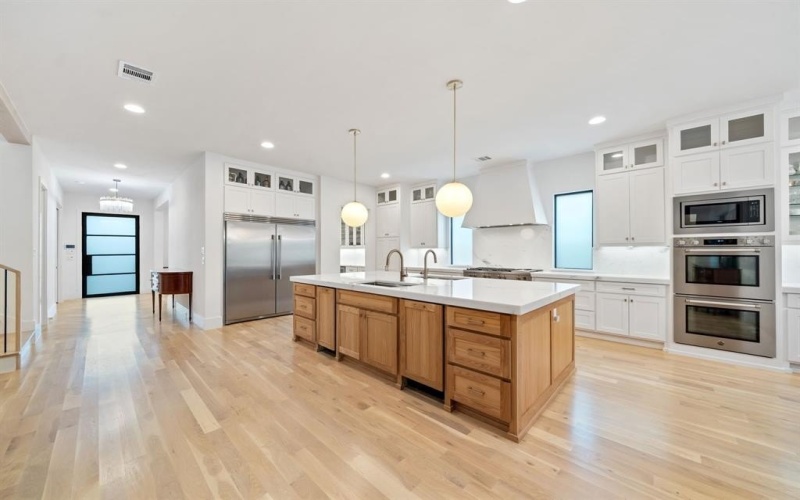 5019 Lark Lane, Dallas, TX 75209, 6 Bedrooms Bedrooms, ,6 BathroomsBathrooms,Residential,For Sale,5019 Lark Lane,0,21072158
