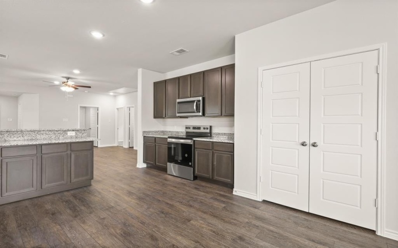 1507 Romans Road, Ennis, TX 75119, 4 Habitaciones Habitaciones , ,2 BañosBaños,Residential,En Venta,1507 Romans Road,0,21072412