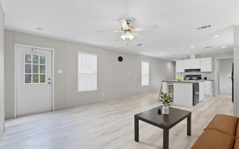 6303 N Oklahoma Trail, Granbury, TX 76048, 3 Bedrooms Bedrooms, ,2 BathroomsBathrooms,Residential,For Sale,6303 N Oklahoma Trail,0,21072634