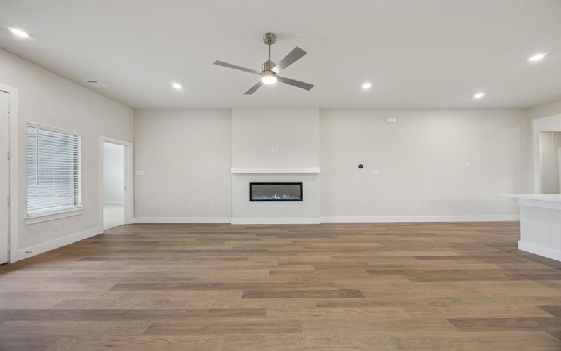 105 William Lane, Godley, TX 76044, 4 Bedrooms Bedrooms, ,3 BathroomsBathrooms,Residential,For Sale,105 William Lane,0,21072700