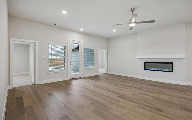 105 William Lane, Godley, TX 76044, 4 Bedrooms Bedrooms, ,3 BathroomsBathrooms,Residential,For Sale,105 William Lane,0,21072700