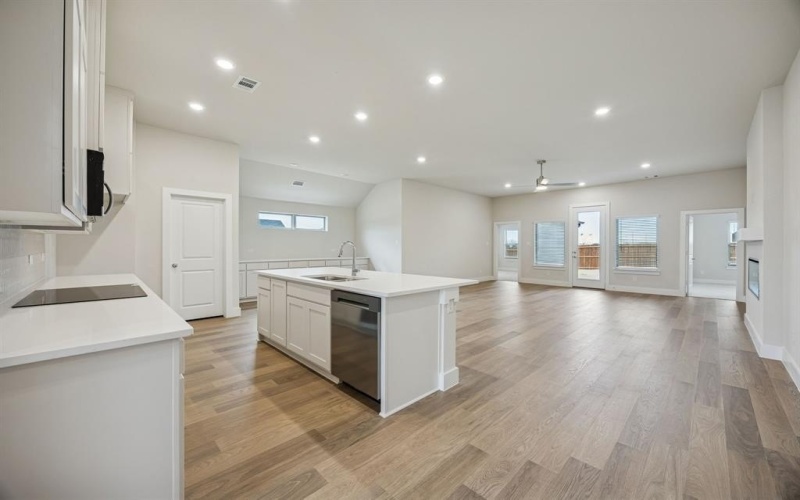 105 William Lane, Godley, TX 76044, 4 Bedrooms Bedrooms, ,3 BathroomsBathrooms,Residential,For Sale,105 William Lane,0,21072700