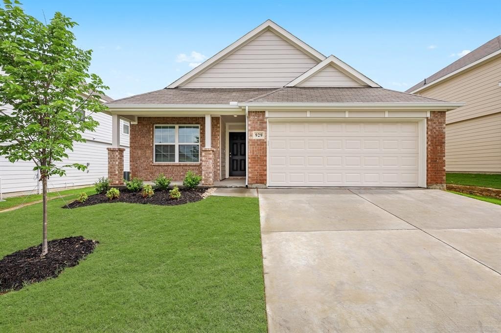929 Rocket Plane Drive, Fort Worth, TX 76131, 3 Bedrooms Bedrooms, ,2 BathroomsBathrooms,Residential,For Sale,929 Rocket Plane Drive,0,21072794