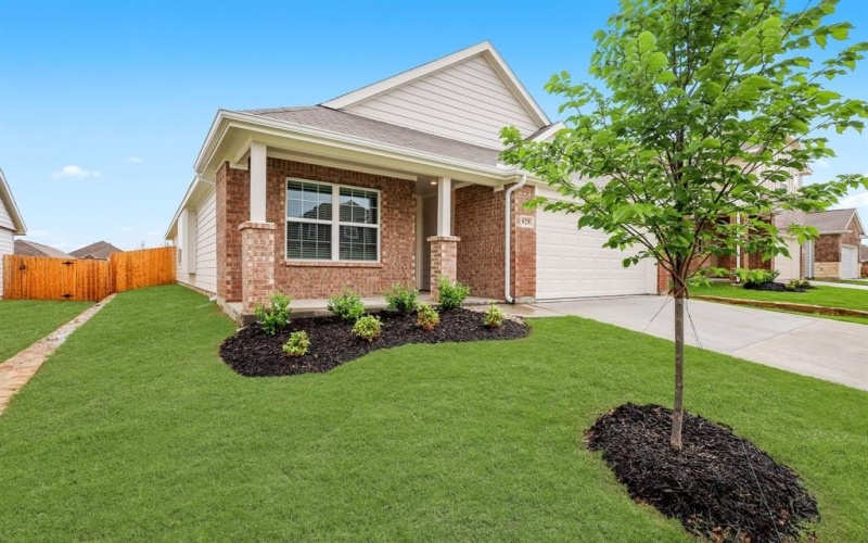 929 Rocket Plane Drive, Fort Worth, TX 76131, 3 Bedrooms Bedrooms, ,2 BathroomsBathrooms,Residential,For Sale,929 Rocket Plane Drive,0,21072794