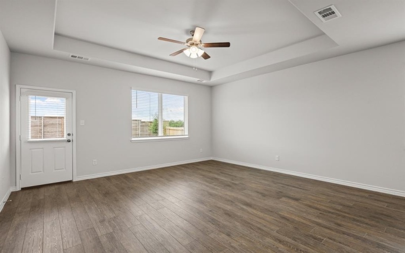 1000 Wingjet Way, Fort Worth, TX 76131, 4 Habitaciones Habitaciones , ,2 BañosBaños,Residential,En Venta,1000 Wingjet Way,0,21072811