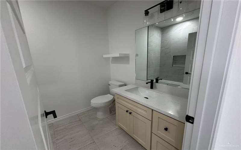 428 N Leon Avenue, Elsa, TX 78543, 3 Habitaciones Habitaciones , ,2 BañosBaños,Residential,En Venta,428 N Leon Avenue,449381