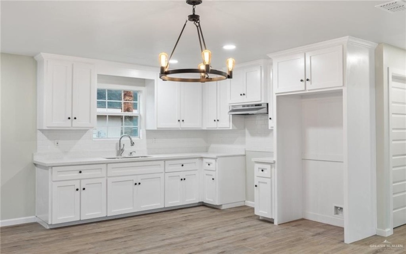 760 N Kika De La Garza Boulevard, La Joya, TX 78560, 3 Bedrooms Bedrooms, ,2 BathroomsBathrooms,Residential,For Sale,760 N Kika De La Garza Boulevard,449625