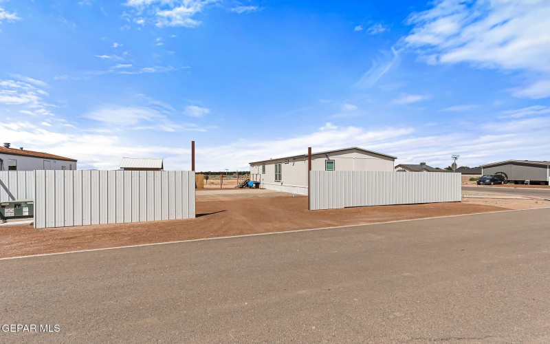 361 Joya Bonita Road, Clint, TX 79836, 4 Habitaciones Habitaciones , ,2 BañosBaños,Residential,En Venta,361 Joya Bonita Road,0,931203