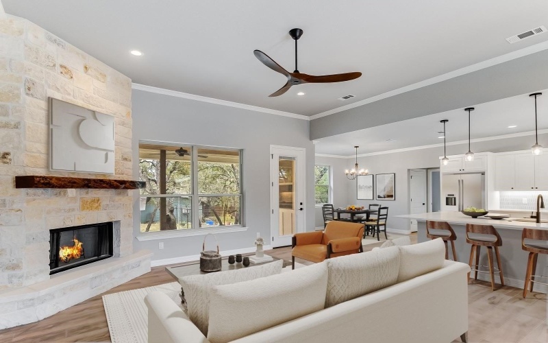 914 W Oakridge Drive, Marble Falls, TX 78654, 3 Bedrooms Bedrooms, ,2 BathroomsBathrooms,Residential,For Sale,914 W Oakridge Drive,0,175191