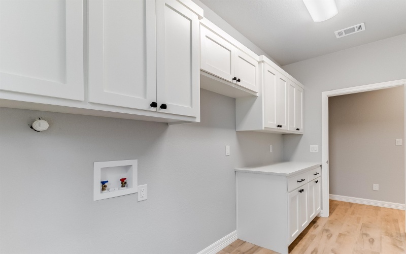 914 W Oakridge Drive, Marble Falls, TX 78654, 3 Bedrooms Bedrooms, ,2 BathroomsBathrooms,Residential,For Sale,914 W Oakridge Drive,0,175191