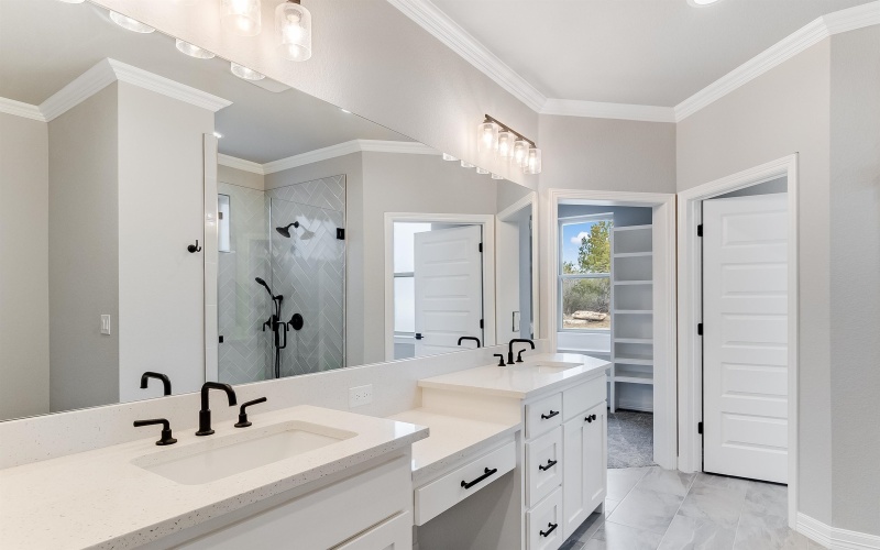 914 W Oakridge Drive, Marble Falls, TX 78654, 3 Bedrooms Bedrooms, ,2 BathroomsBathrooms,Residential,For Sale,914 W Oakridge Drive,0,175191