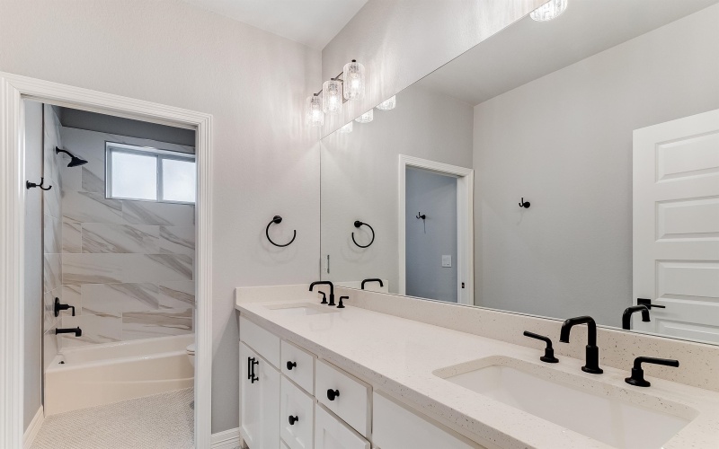 914 W Oakridge Drive, Marble Falls, TX 78654, 3 Bedrooms Bedrooms, ,2 BathroomsBathrooms,Residential,For Sale,914 W Oakridge Drive,0,175191