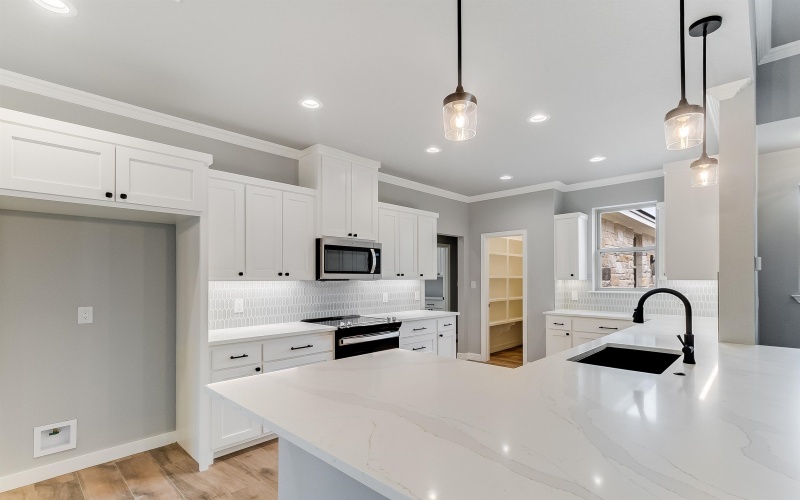 914 W Oakridge Drive, Marble Falls, TX 78654, 3 Bedrooms Bedrooms, ,2 BathroomsBathrooms,Residential,For Sale,914 W Oakridge Drive,0,175191