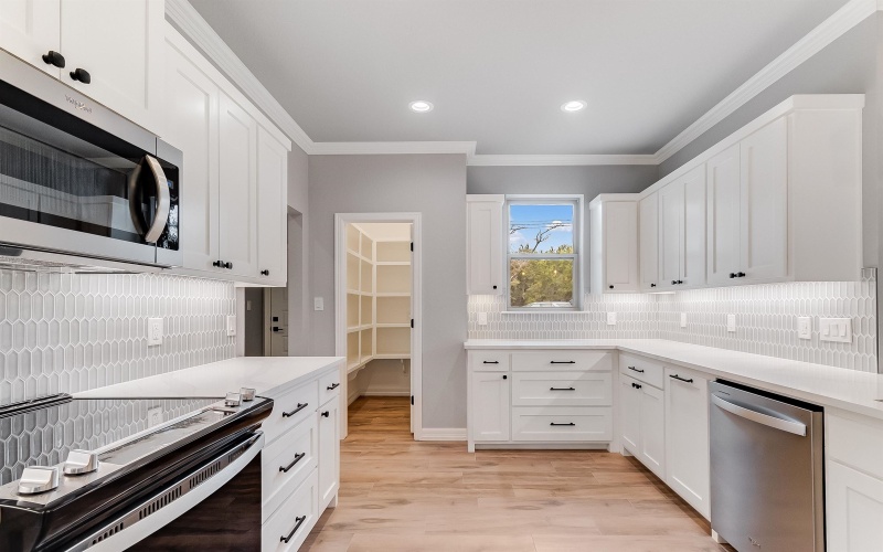 914 W Oakridge Drive, Marble Falls, TX 78654, 3 Bedrooms Bedrooms, ,2 BathroomsBathrooms,Residential,For Sale,914 W Oakridge Drive,0,175191