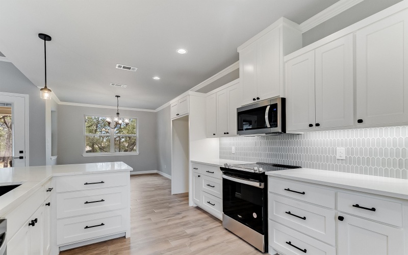 914 W Oakridge Drive, Marble Falls, TX 78654, 3 Bedrooms Bedrooms, ,2 BathroomsBathrooms,Residential,For Sale,914 W Oakridge Drive,0,175191