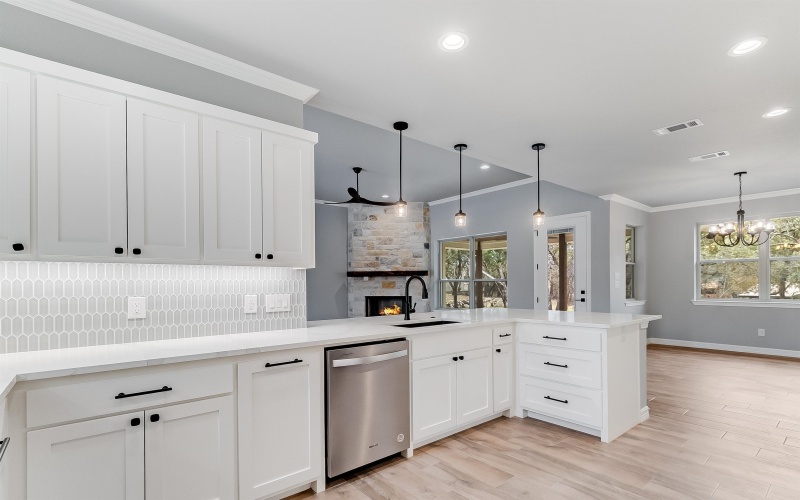 914 W Oakridge Drive, Marble Falls, TX 78654, 3 Bedrooms Bedrooms, ,2 BathroomsBathrooms,Residential,For Sale,914 W Oakridge Drive,0,175191