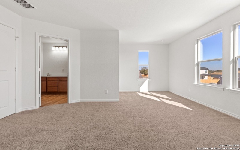 9323 BIRCH BARK BEND, San Antonio, TX 78221, 3 Habitaciones Habitaciones , ,2 BañosBaños,Residential,En Venta,9323 BIRCH BARK BEND,0,1911497