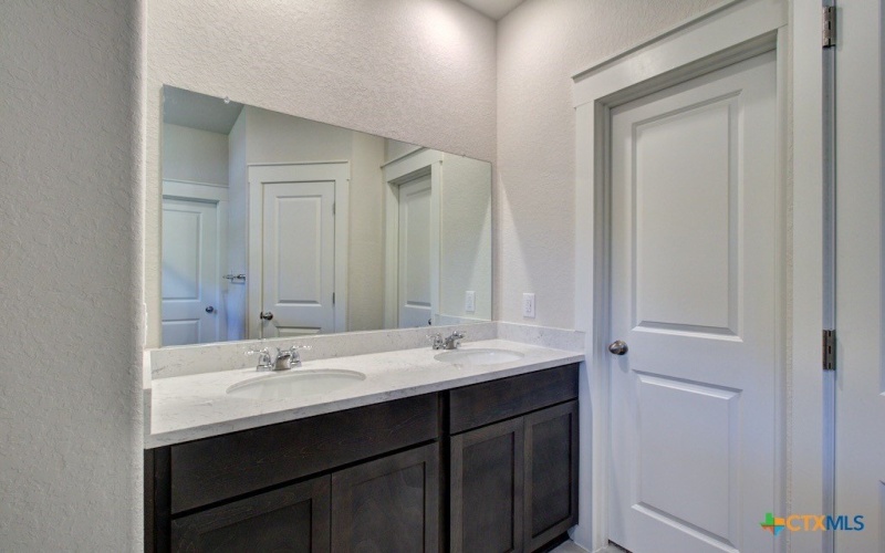 2422 White Daisy Hill, Converse, TX 78109, 4 Habitaciones Habitaciones , ,2 BañosBaños,Residential,En Venta,2422 White Daisy Hill,0,594047