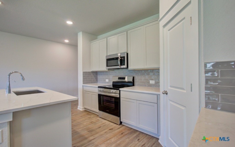 2422 White Daisy Hill, Converse, TX 78109, 4 Habitaciones Habitaciones , ,2 BañosBaños,Residential,En Venta,2422 White Daisy Hill,0,594047