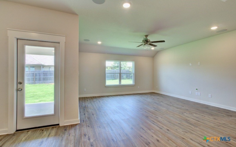 2422 White Daisy Hill, Converse, TX 78109, 4 Habitaciones Habitaciones , ,2 BañosBaños,Residential,En Venta,2422 White Daisy Hill,0,594047