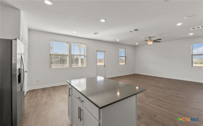 109 Green Berets Bend, Jarrell, TX 76537, 3 Bedrooms Bedrooms, ,2 BathroomsBathrooms,Residential,For Sale,109 Green Berets Bend,0,594069