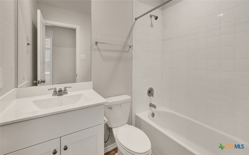 402 WILD GOOSE Drive, Luling, TX 78648, 3 Habitaciones Habitaciones , ,2 BañosBaños,Residential,En Venta,402 WILD GOOSE Drive,0,594099