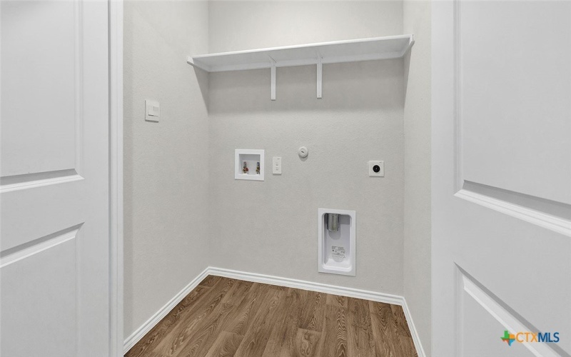 402 WILD GOOSE Drive, Luling, TX 78648, 3 Habitaciones Habitaciones , ,2 BañosBaños,Residential,En Venta,402 WILD GOOSE Drive,0,594099