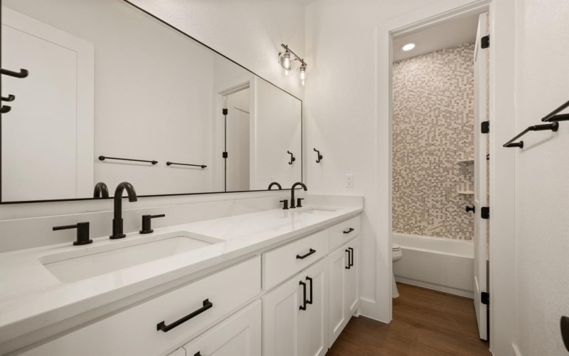 7525 Chapman Road, North Richland Hills, TX 76182, 5 Bedrooms Bedrooms, ,5 BathroomsBathrooms,Residential,For Sale,7525 Chapman Road,0,21016623