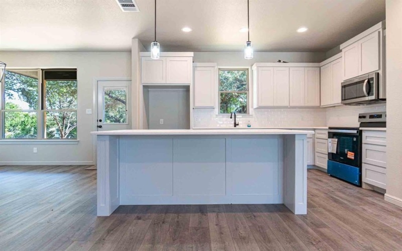 3201 Crystal Court, Granbury, TX 76048, 3 Bedrooms Bedrooms, ,2 BathroomsBathrooms,Residential,For Sale,3201 Crystal Court,0,21061782