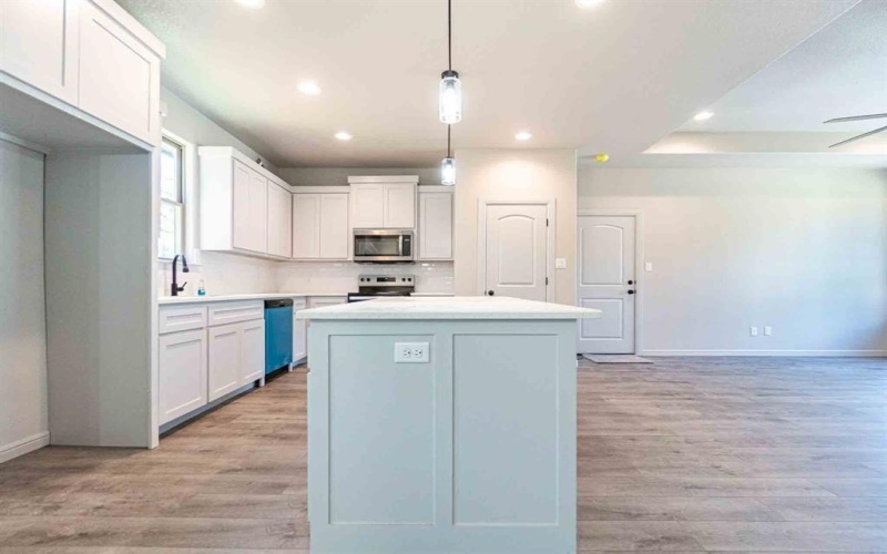 3201 Crystal Court, Granbury, TX 76048, 3 Bedrooms Bedrooms, ,2 BathroomsBathrooms,Residential,For Sale,3201 Crystal Court,0,21061782