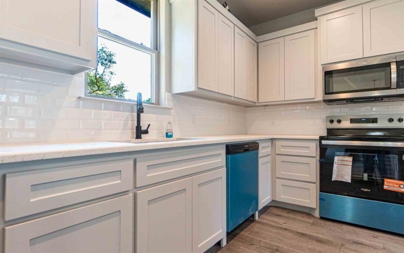 3201 Crystal Court, Granbury, TX 76048, 3 Bedrooms Bedrooms, ,2 BathroomsBathrooms,Residential,For Sale,3201 Crystal Court,0,21061782