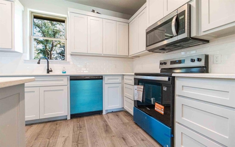 3201 Crystal Court, Granbury, TX 76048, 3 Bedrooms Bedrooms, ,2 BathroomsBathrooms,Residential,For Sale,3201 Crystal Court,0,21061782