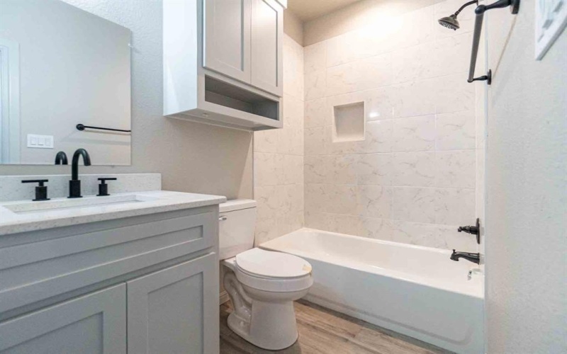 3201 Crystal Court, Granbury, TX 76048, 3 Bedrooms Bedrooms, ,2 BathroomsBathrooms,Residential,For Sale,3201 Crystal Court,0,21061782