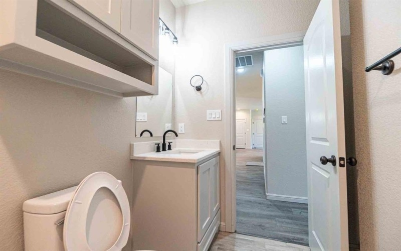 3201 Crystal Court, Granbury, TX 76048, 3 Bedrooms Bedrooms, ,2 BathroomsBathrooms,Residential,For Sale,3201 Crystal Court,0,21061782